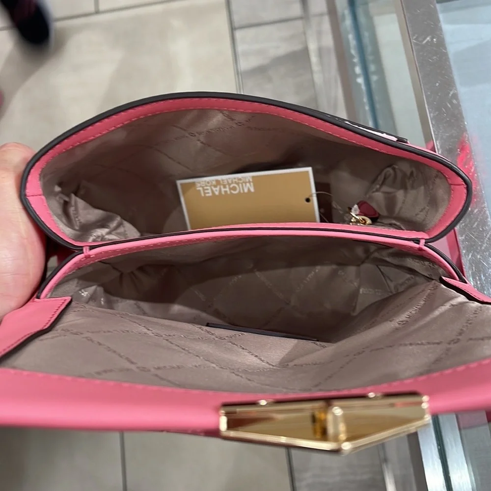 MICHAEL KORS
Cece Medium Faux Leather PKT Shoulder Satchel Crossbody Bag
NWT - Picture 8 of 16